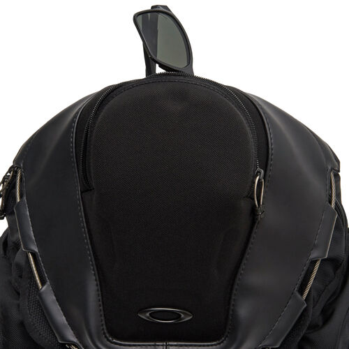 Mochila Negra Oakley Kitchen Sink Stealth Black 34L Resistente y Versátil 