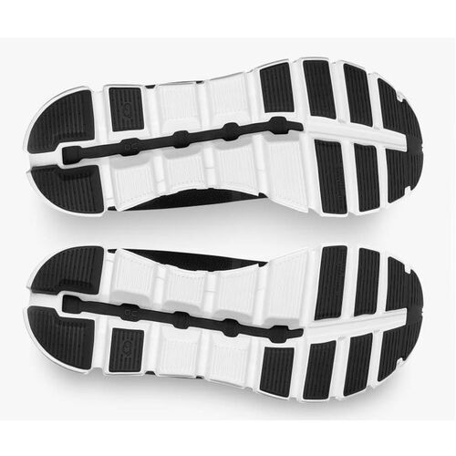 Zapatillas Negra y Blanca On Running Cloud 5 Black-White 37